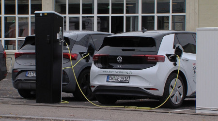 e-Carsharing- und Ladestation an der Motorworld Metzingen (Quelle: RTF.3)