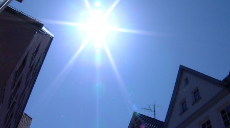 Die Sonne scheint vom Himmel (Quelle: RTF.3)