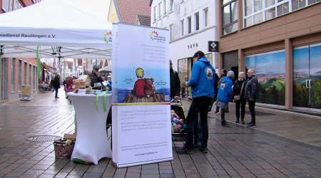 Kinderhospizdienst auf dem Marktplatz (Quelle: RTF.3)