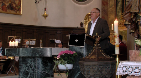 Joachim Zeller in der Kirche (Quelle: RTF.3)