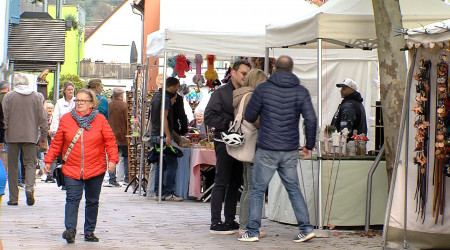 Kunsthandwerkermarkt Dettingen Foto: RTF.1